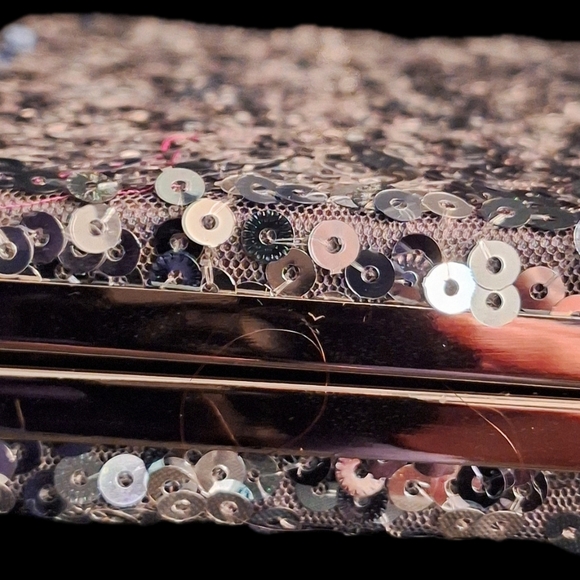 White House Black Market Gunmetal Ombre Sequin Evening Clutch Crossbody Chain - Picture 8 of 16